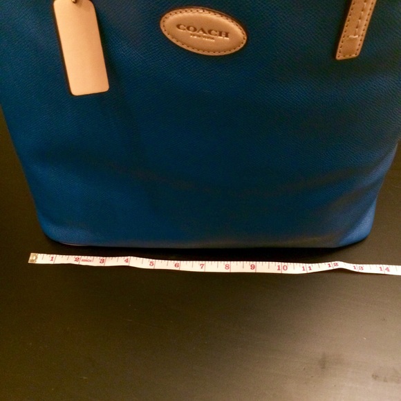 🎉HP 2x🎉 NEW Coach tote - Picture 7 of 8